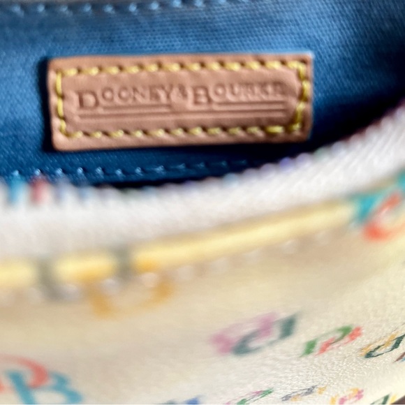 SOLD ππ Y2K Dooney & Burke Ranibow Bucket Bag .. excellent used Condition - Picture 7 of 12